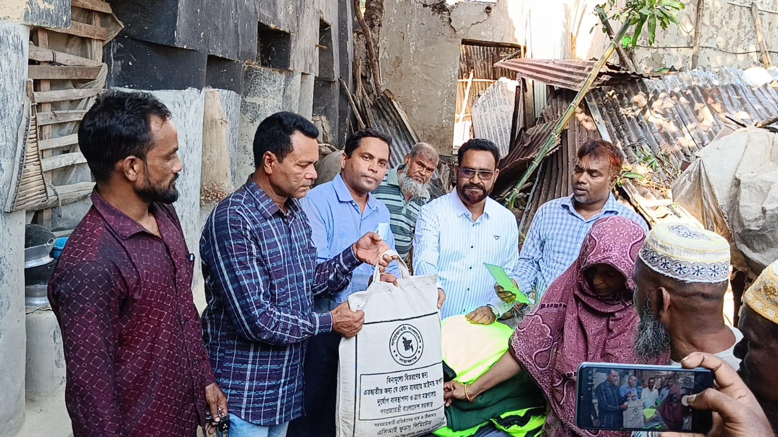 নন্দীগ্রামে অগ্নিকাণ্ডে তিন পরিবারের ব্যাপক ক্ষতি, পুড়েছে ৭ ছাগলসহ মালামাল