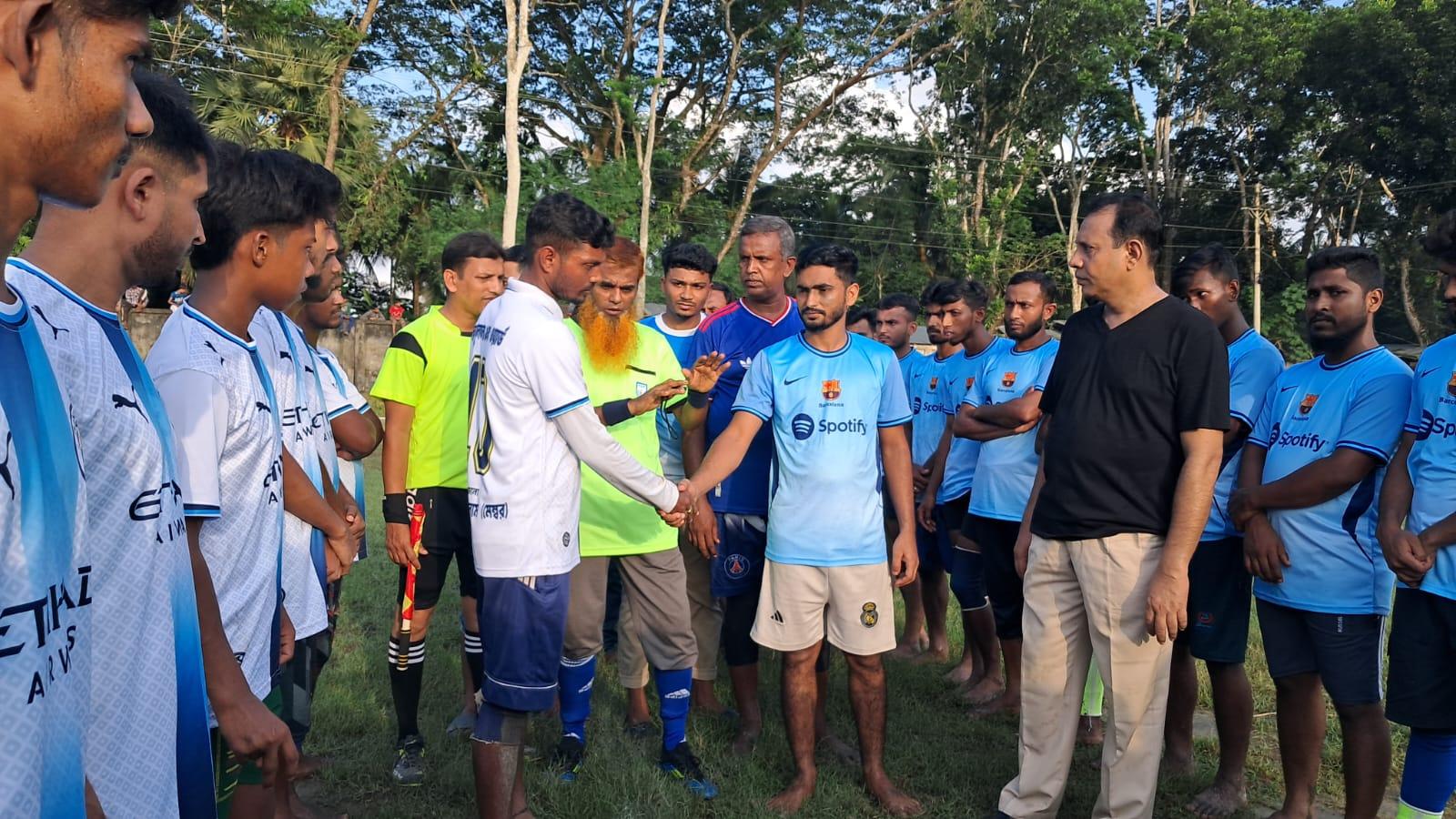কচুয়ায় ৮ দলীয় ফুটবল টুর্নামেন্টের উদ্বোধন, প্রথম ম্যাচেই ৫-১ গোলে জয়