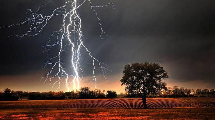 দুপুরের মধ্যে ঝড় হতে পারে দেশের ৮ অঞ্চলে