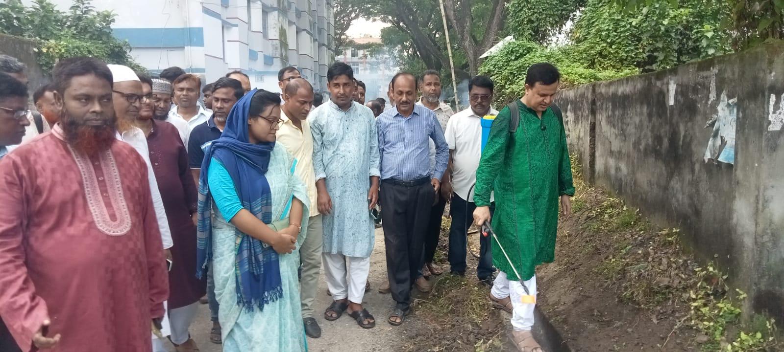 নন্দীগ্রামে ডেঙ্গু প্রতিরোধে মাঠে নামেন সংসদ সদস্য মোশারফ হোসেন