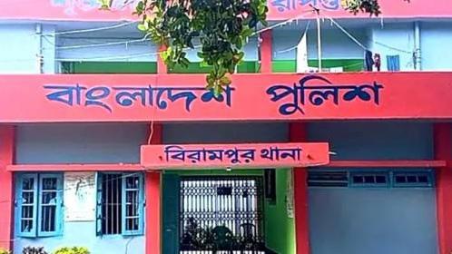 বিরামপুরে মোরসাইকেল থেকে পড়ে নারী নিহত