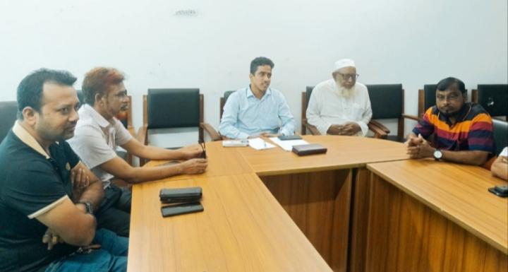 মুকসুদপুর উপজেলা স্বাস্থ্য ও পরিবার পরিকল্পনা কর্মকর্তার সঙ্গে সাংবাদিকদের মতবিনিময়